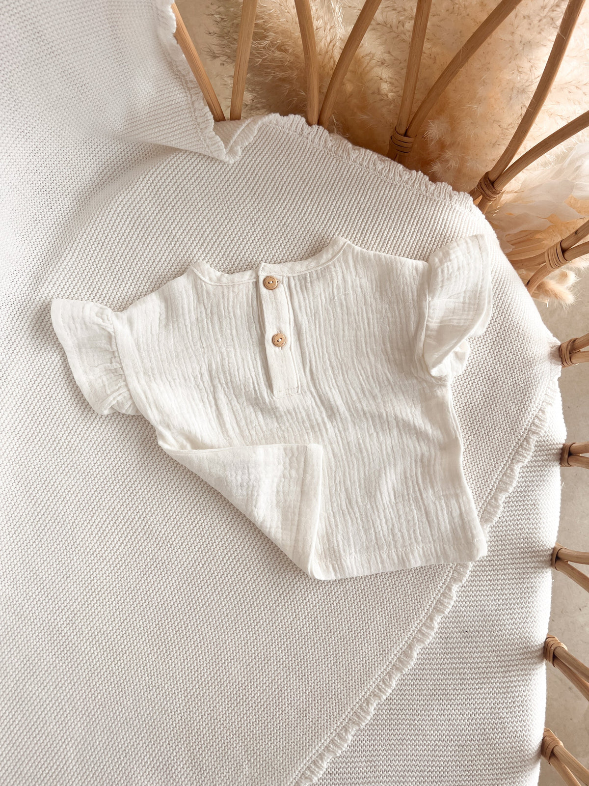 Flutter Sleeve Linen Tee - White