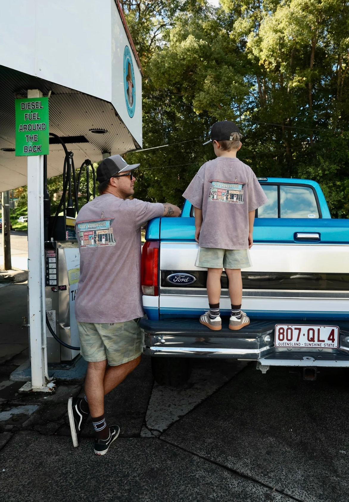 OLAS ROADHOUSE TEE