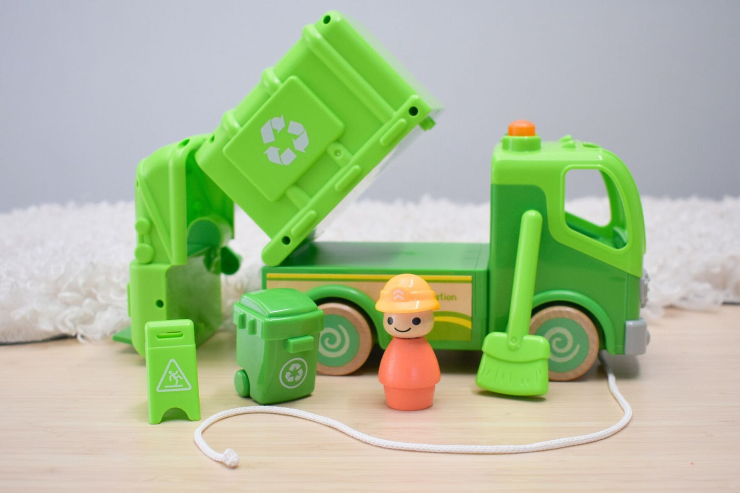 Wooden Recycle Truck with Sound & Light