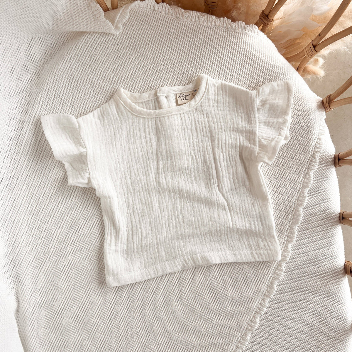 Flutter Sleeve Linen Tee - White